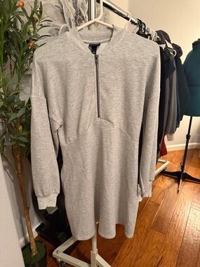 Light Heather Gray Zip-Up Pullover Sweater